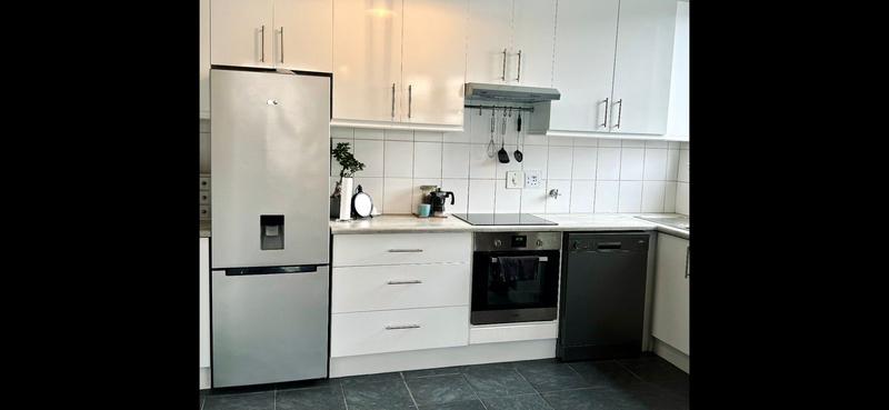 1 Bedroom Property for Sale in Sea Point Western Cape